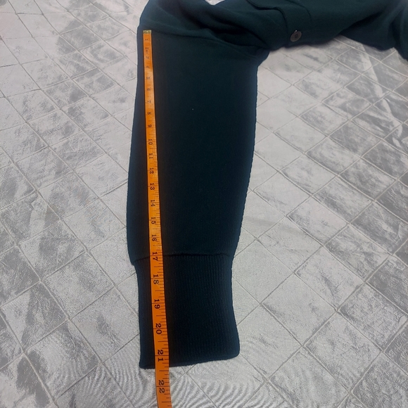 Girls school green uniform cardigan button up 2 front pockets.  Nwt. - Picture 11 of 13